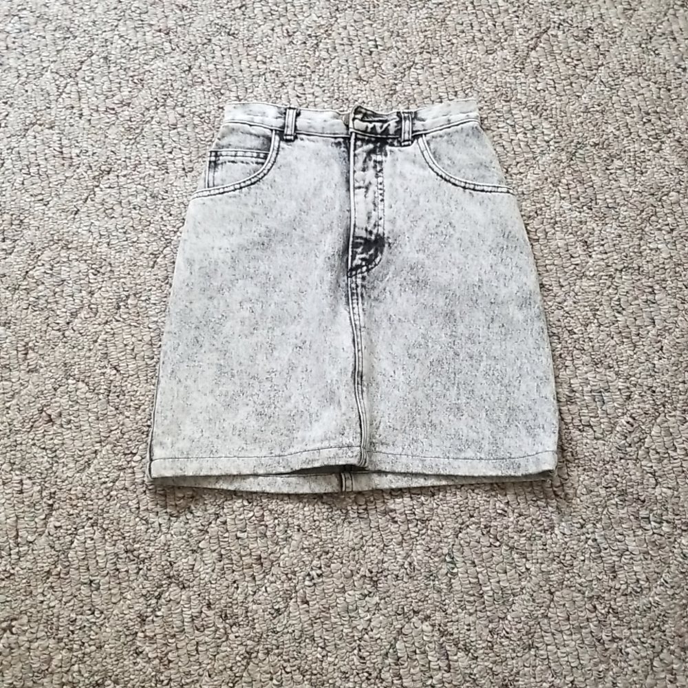 Vintage Mini Skirt by Guess. Size 24. Acid wash black